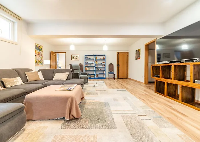 Villa E Floresta Aroeira (Setubal)