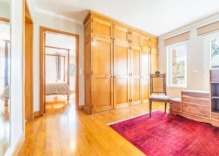 Villa E Floresta Aroeira (Setubal)